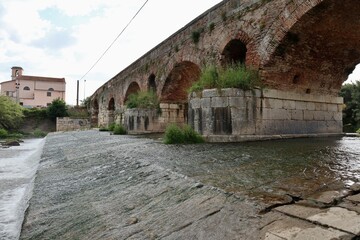 Benevento - Arcate del Ponte Leproso dall'alveo