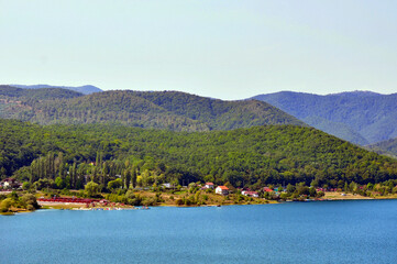 Fototapeta premium lake and mountains