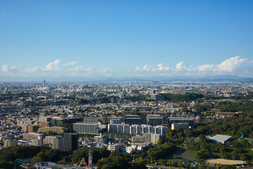 Obraz premium 快晴の名古屋ドーム周辺の都市風景