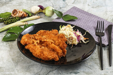Tonkatsu fried cutlet with cabbage
