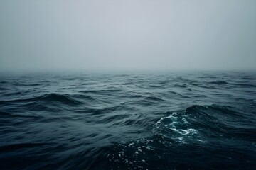 Fototapeta premium Vast moody ocean under an overcast sky