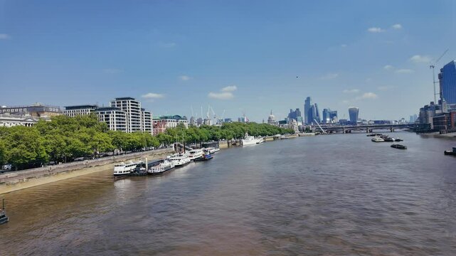 Panoramic View of River Thames with Boats and Skyscrapers in Central London on a Clear Summer Day &mdash; Shot from Bridge with DJI Osmo Pocket 3