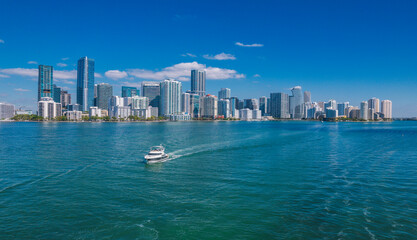 Obraz premium La ciudad de Miami desde el Mar