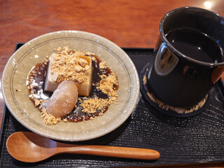 美味しい胡麻豆腐とコーヒーのセット