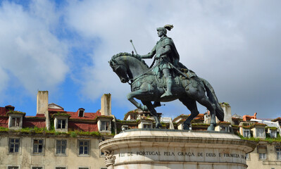 Obraz premium Bronze Statue of King Joao Praca da Figueira in Lisbon Portugal.