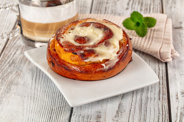 Glazed cinnabon swirl with icing