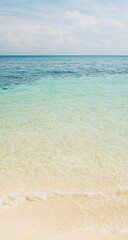 Obraz premium Coastal beach scene with soft focus