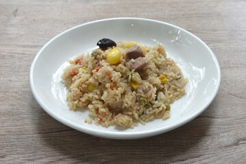 steamed rice with slice taro and ginkgo vegetarian food on plate