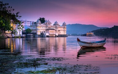 Fototapeta premium spring, Udaipur, Rajasthan ,Lakeside bloom , romance, india, Lake Palace, Udaipur, India, sunset view