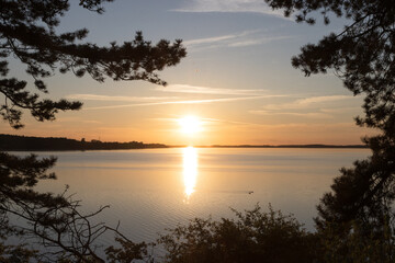 Obraz premium Sonnenuntergang über dem Selenter See.