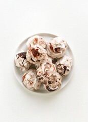 Chocolate meringue cookies