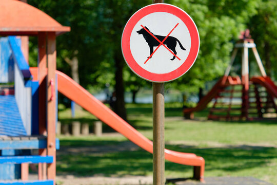 No dogs allowed sign placed in the park, Jarun Lake, Zagreb, Croatia, 