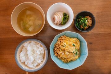 豆腐と納豆のヘルシー和朝食セット