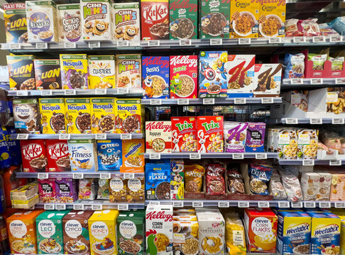 Variety of breakfast cereals on store shelves