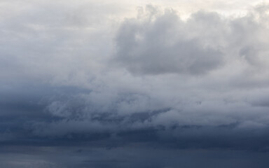 Obraz premium Dark and cloudy sky in the afternoon.