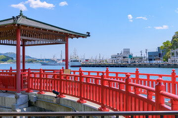 漁港の春 船と海と
