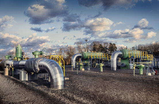 Compressor station working in Tennessee