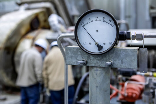 Compressor station working in Tennessee