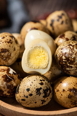 Obraz premium colseup of cooked quail eggs background.