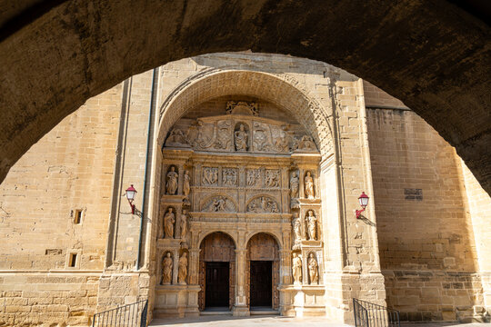 Church of Santo Tom&aacute;s Ap&oacute;stol in Haro, La Rioja, Spain.