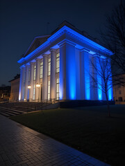 Fototapeta premium Lentos Kunstmuseum in Linz am Abend mit blauem Licht