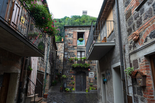 Fototapeta Historic Streets of Radicofani, Tuscany, Italy