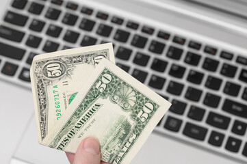 Waluta dolar amerykański płacić przez internet