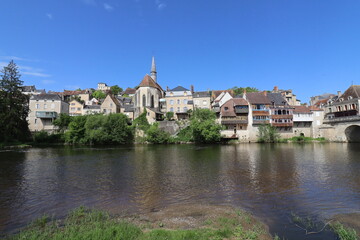 Obraz premium Maisons typiques le long de la rivière la Creuse, ville d'Argenton sur Creuse, département de l'Indre, France