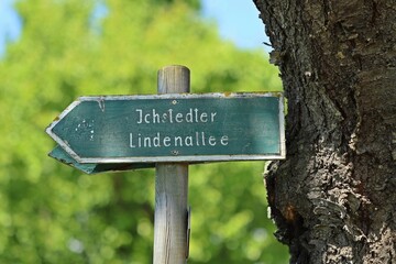Wegweiser zur Lindenallee bei Ichstedt