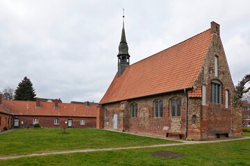 Neustadt - Holstein - Hospital - Kirche mit Wohnungen