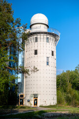 Fototapeta premium A beautiful astronomical observatory against the backdrop of a blue sky.
