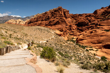 Paysage d&eacute;sertique et curiosit&eacute; g&eacute;ologique