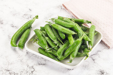 Sweet young green peas heap