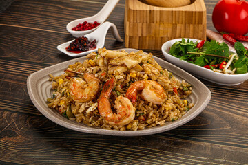 Vietnamese fried rice with prawn and squid Kom Ran