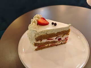 cheesecake with strawberries