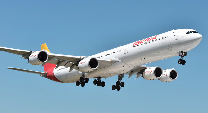 A340-600 Images – Browse 119 Stock Photos, Vectors, and Video