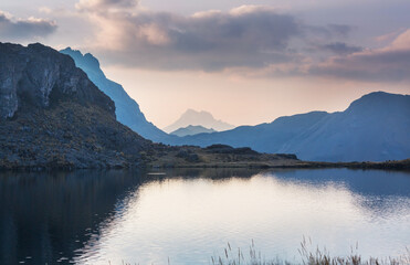 Fototapeta premium Lake in Cordillera