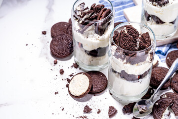 Cream and cookie oreo layered dessert