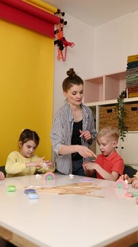 Fun and engaging children's art class session