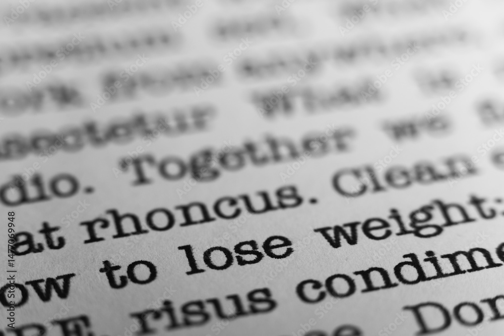 Fototapete how to lose weight. text printed on a page. a piece of paper with a phrase written in retro typewrit