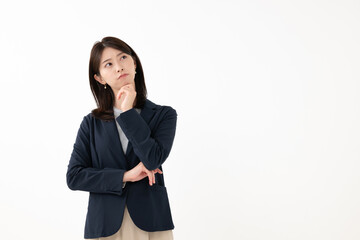 悩む女性