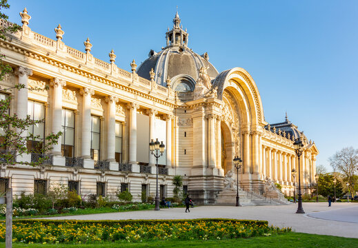 Fototapeta Petit (Small) palace on Champs Elysees in Paris, France
