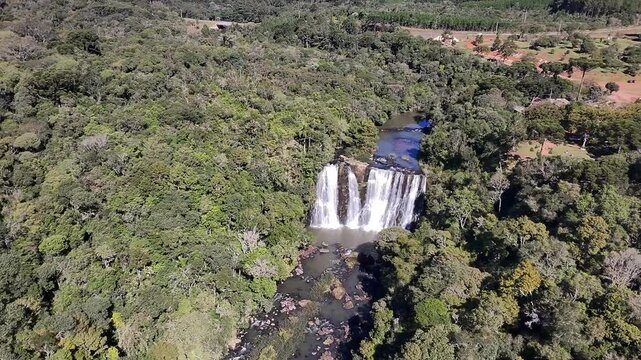 cascata magnifica natureza 