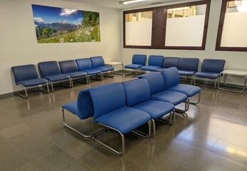 Sala de espera de consulta de hospital o aeropuerto 