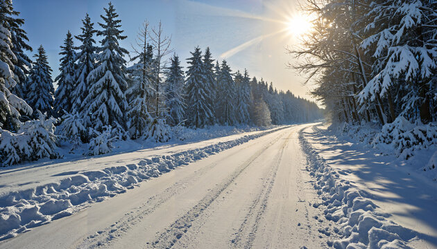 Le soleil brille &agrave; travers le paysage hivernal