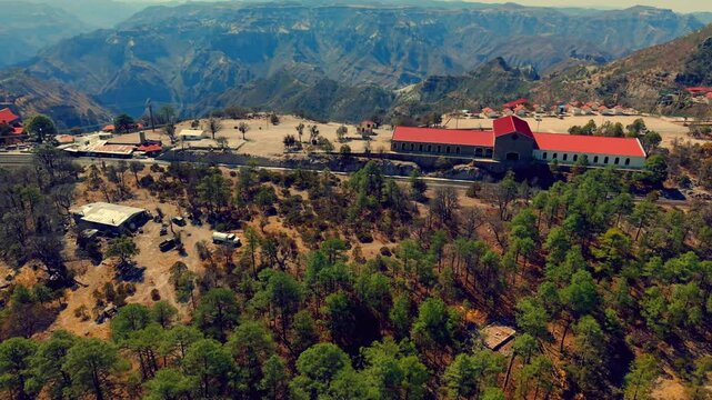 Parque Barrancas del cobre, Chihuahua, turismo y viajes en M&eacute;xico. Copper canyon in Mexico chepe train