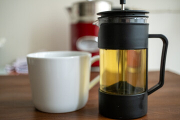 brewing linden herbal tea with french press