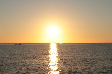 Fototapeta premium 牛深 夕陽 漁船