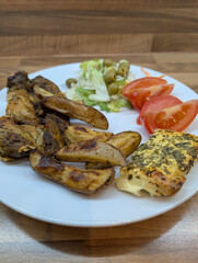 salmon and potatoes as healthy dinner