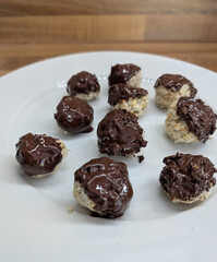 coconut balls dessert